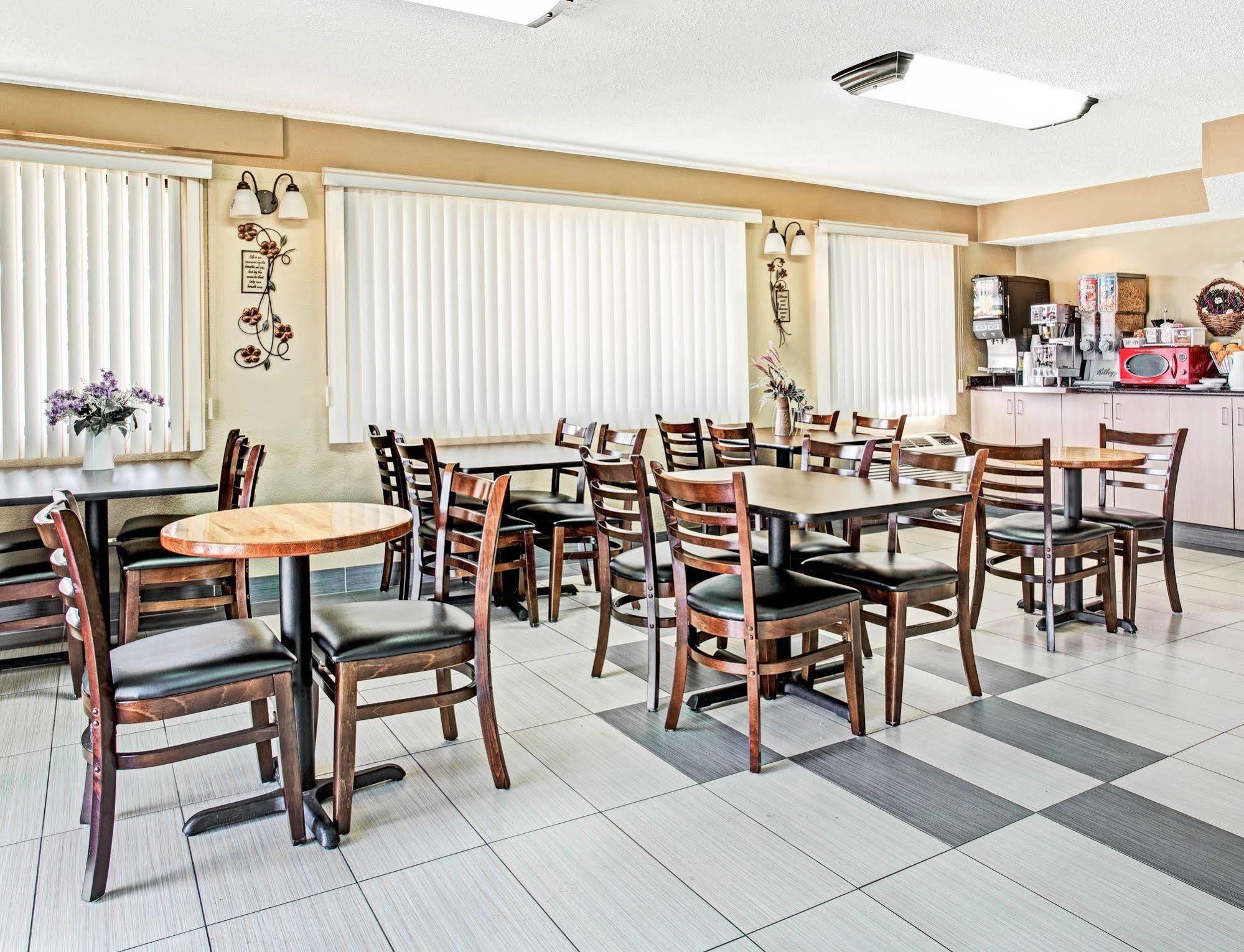 Knights Inn Aurora Ngoại thất bức ảnh